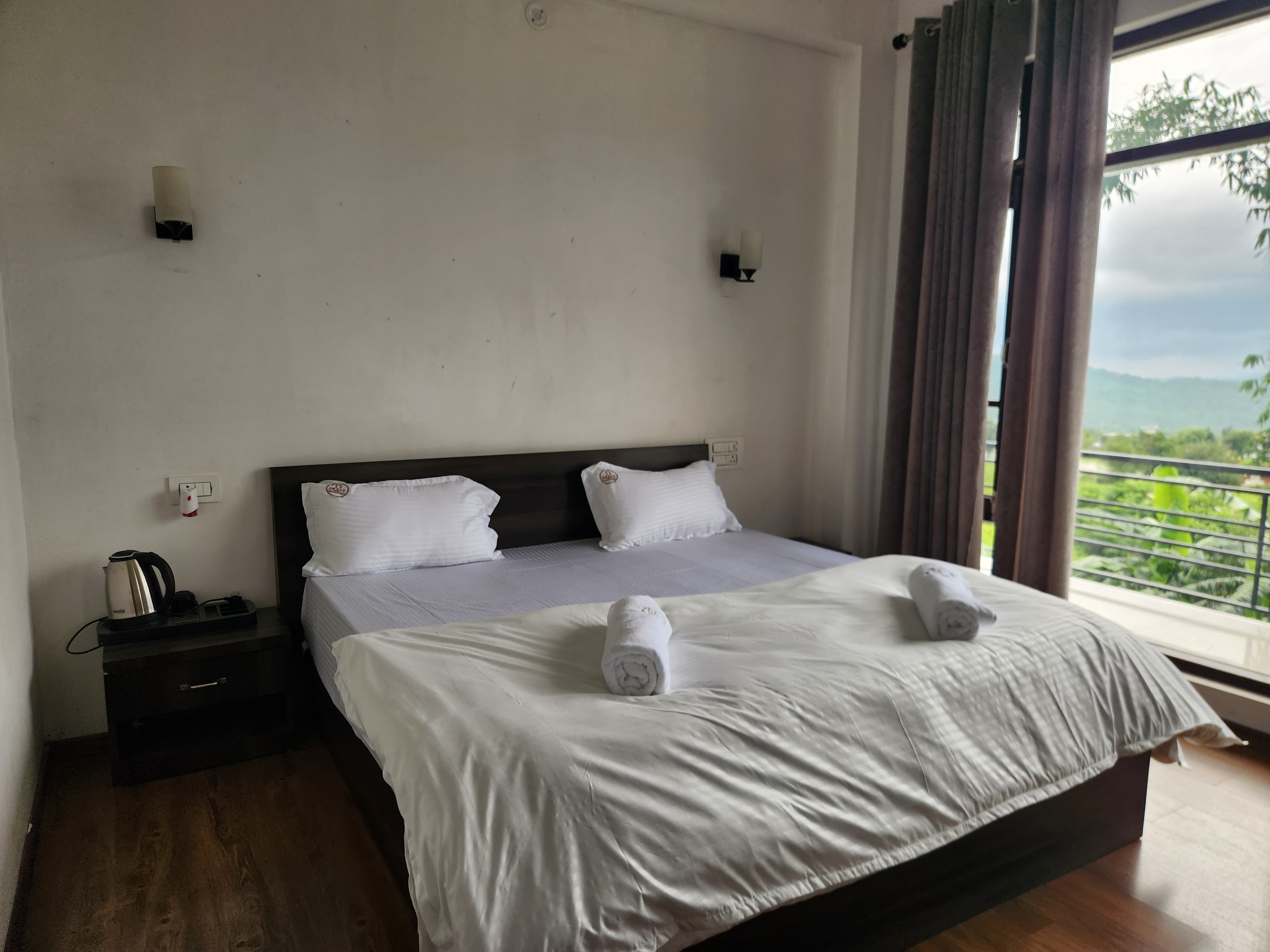 Standard Deluxe Room View 5