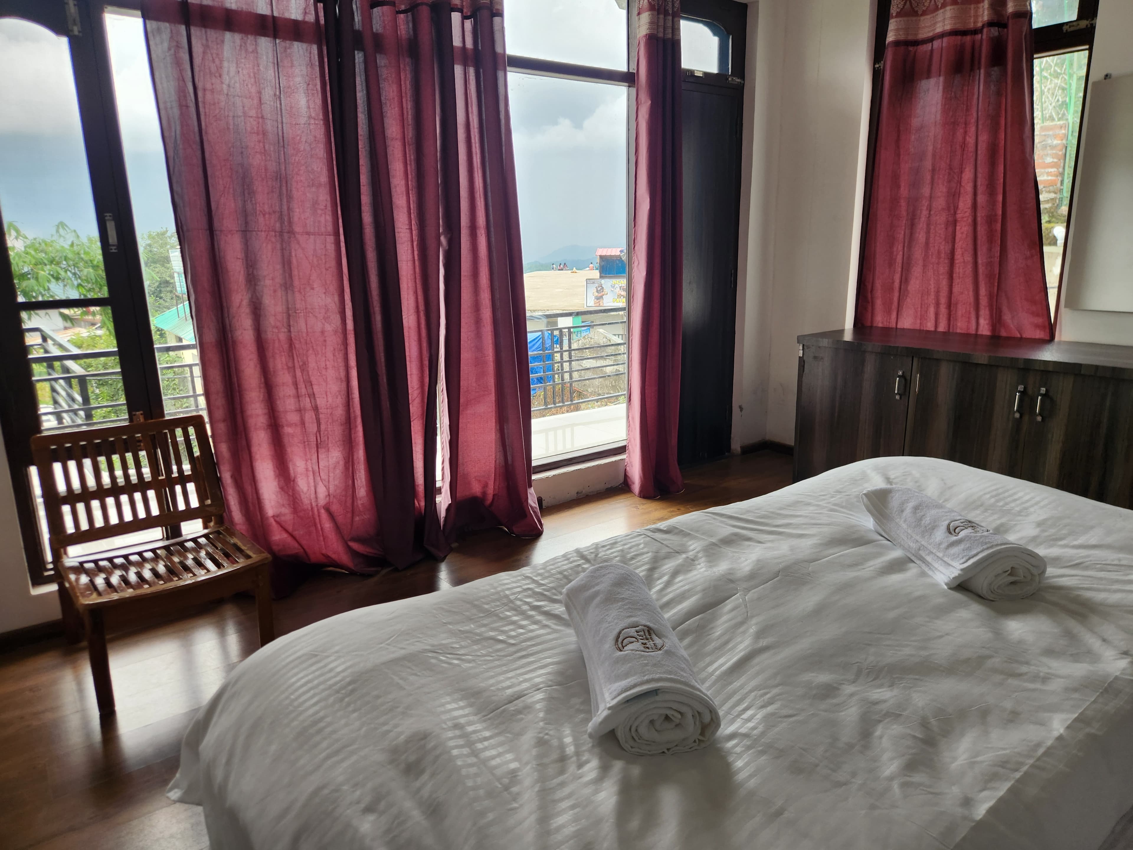 Standard Deluxe Room View 6