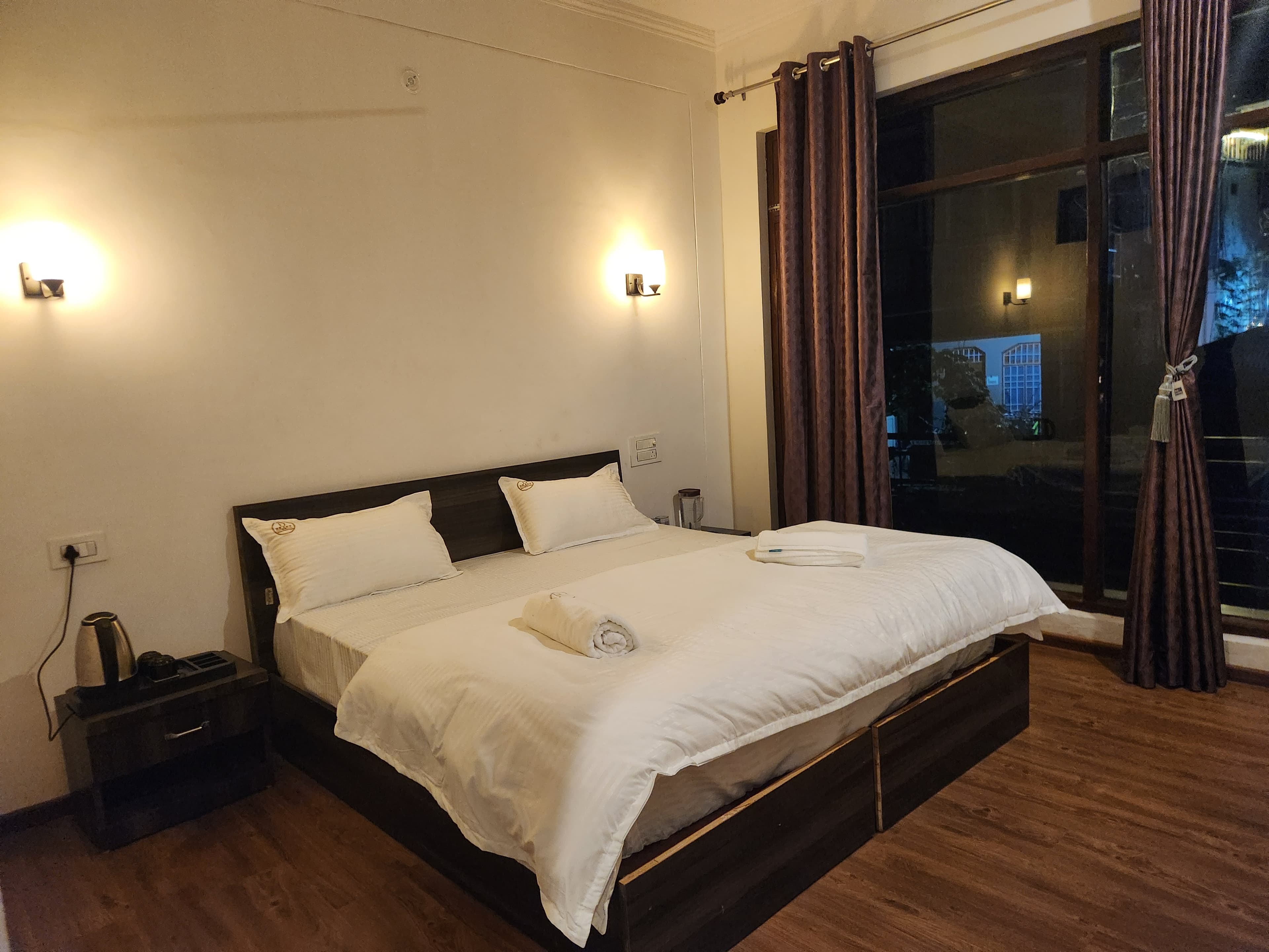 Standard Deluxe Room View 7
