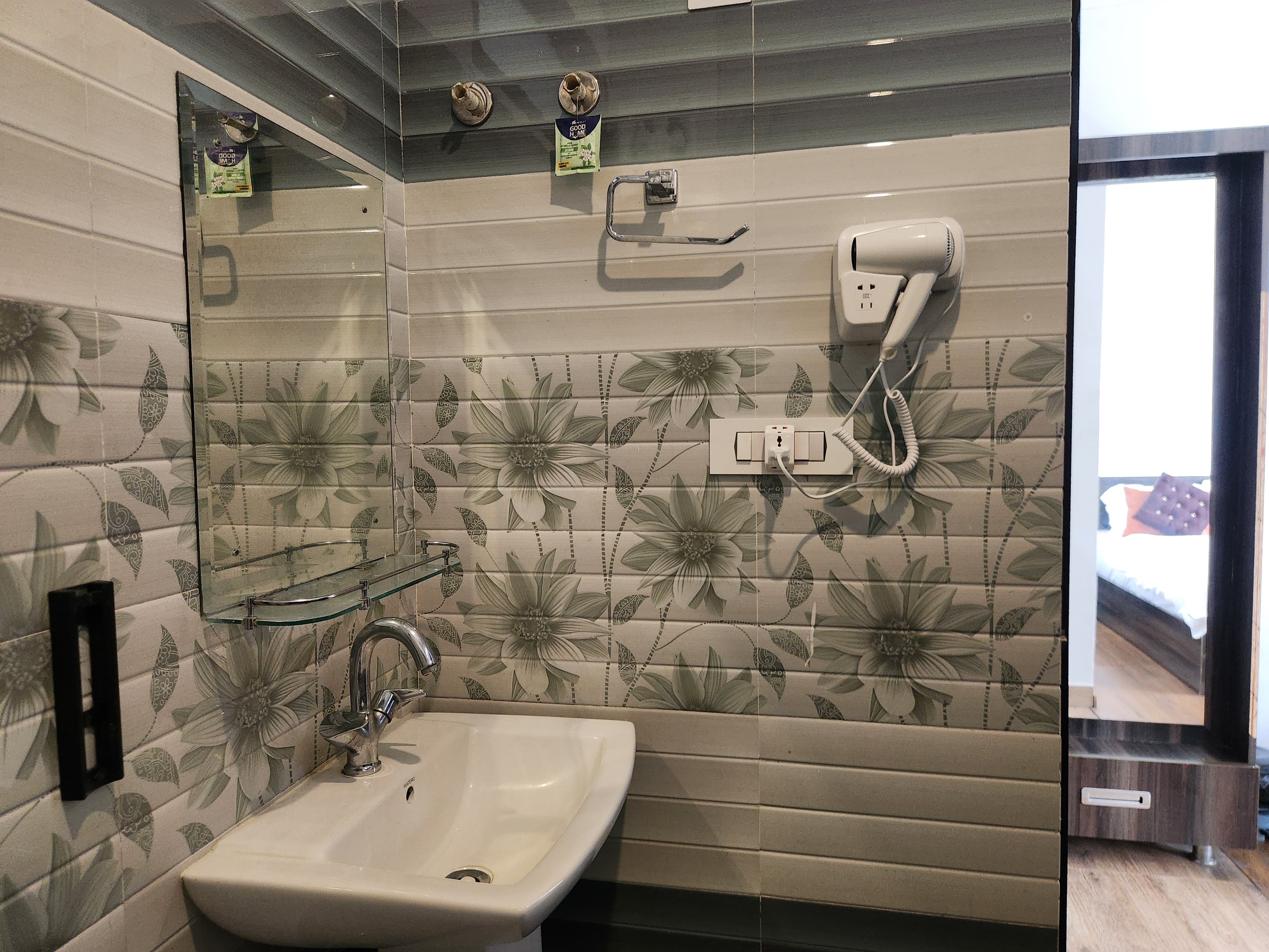 Standard Deluxe Room photo 1 - Draft Hotel Bir Billing